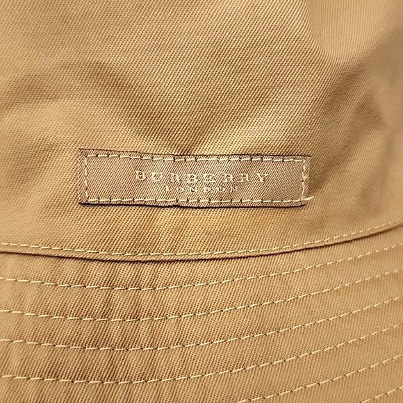 BURBERRY Reversible Novo Check Bucket Hat Gabardine Tan Classic Plaid - Picture 3 of 8